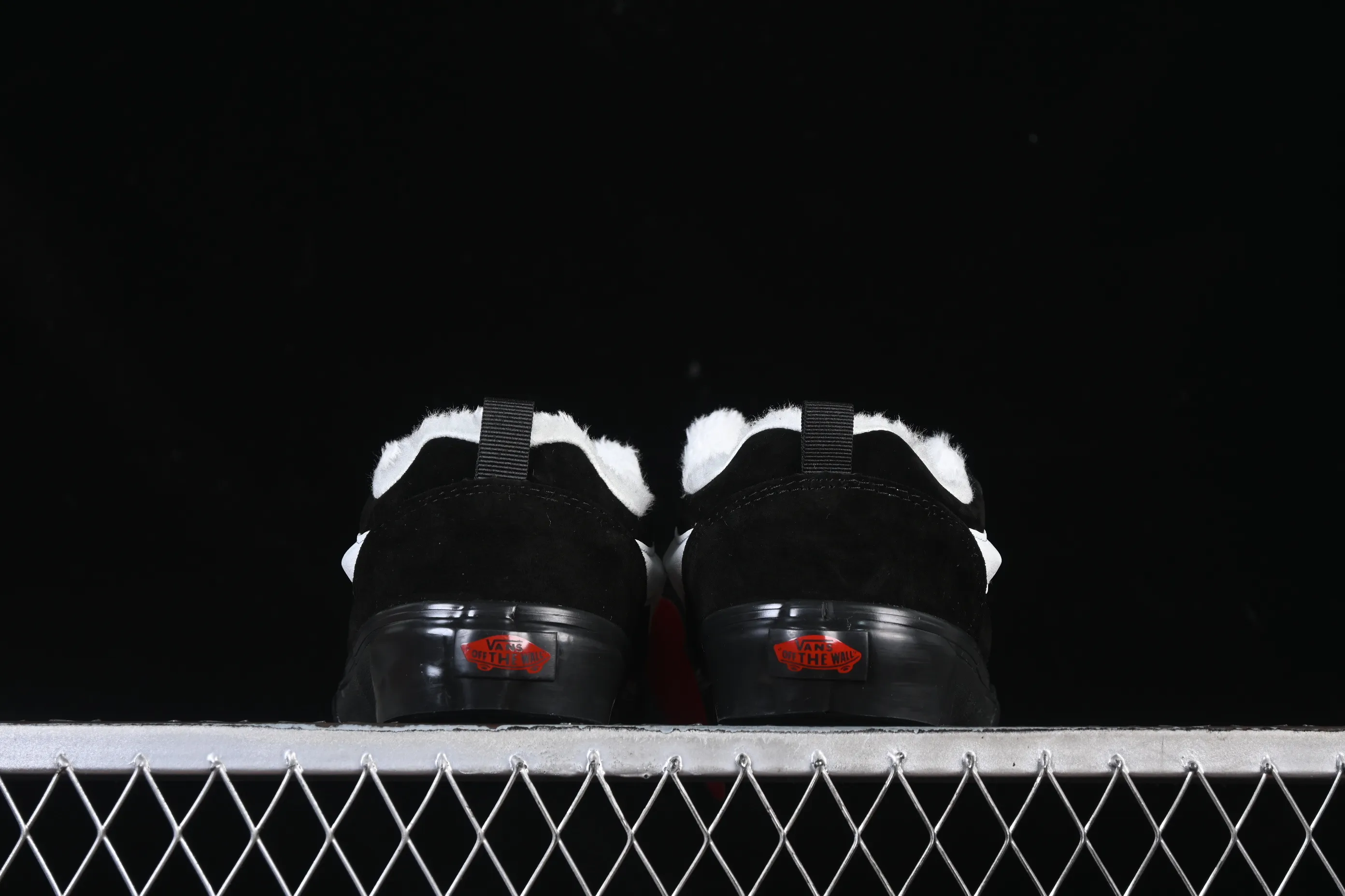All categories Vans Vans series Vans Low Vans low-top Vans Knu Skool Vans plus velvet low-top casual skateboard shoes VN0009QCBMA